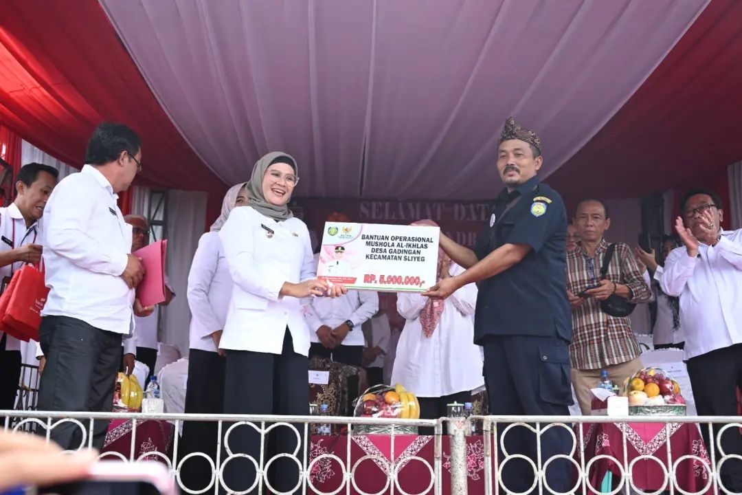 Kirab Budaya Haul Mbah Buyut Gadingan Di Hadiri Bupati Indramayu Nina Agustina